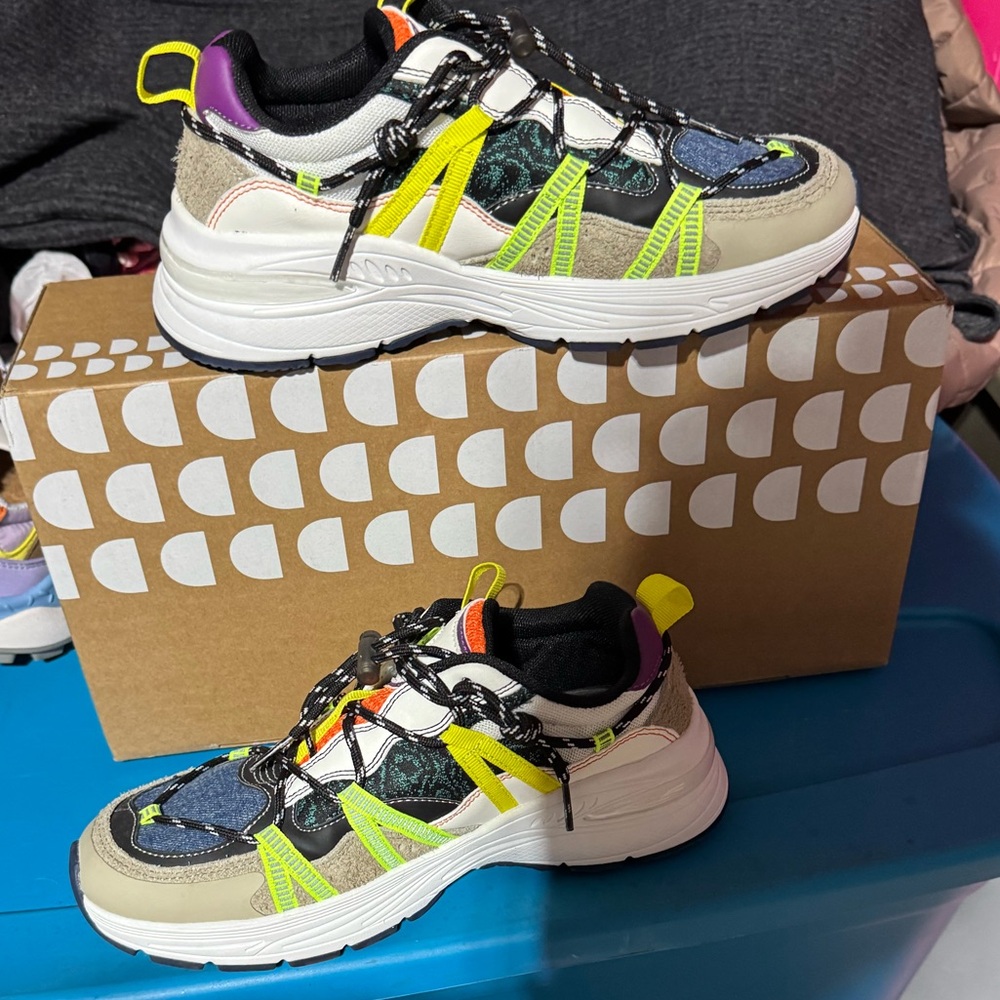 Desigual Vibrant Yellow and Black Sneakers - Picture 2 of 9